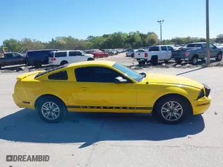 2005 Ford Mustang Deluxe with VIN 1ZVFT80N055158695, listed as a IAAI auction lot 41804680 with 175,067 mi miles. Bid and sale history available at carsss.com. Image 13.