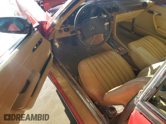 1981 Mercedes-Benz 380 SL z VIN WDBBA45A0BB001850, wystawiony jako Copart lot #41614565 z przebiegiem 125 658 mil mil oraz Czysty tytuł • Clean title. Historia ofert i sprzedaży dostępna na DreamBid. Obrazek 8.