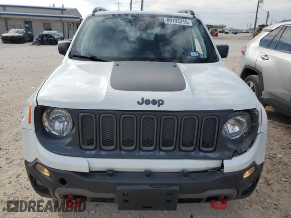 2018 Jeep Renegade Trailhawk with VIN ZACCJBCB1JPH13181, listed as a Copart auction lot 89193315 with 46,599 mi miles and Salvage Title. Bid and sale history available at carsss.com. Image 5.