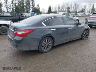 2018 Nissan Altima 2.5 SL with VIN 1N4AL3AP2JC210596, listed as a IAAI auction lot 41852215 with 100,540 mi miles. Bid and sale history available at carsss.com. Image 4.