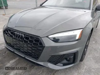 2024 Audi A5 Sportback S line Premium Plus z VIN WAUFACF50RA002265, wystawiony jako IAAI lot #41543527 z przebiegiem 8 326 mil mil oraz . Historia ofert i sprzedaży dostępna na DreamBid. Obrazek 6.