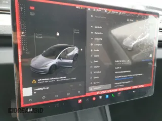 2025 Tesla Model 3 Long Range z VIN 5YJ3E1EA1SF906894, wystawiony jako Copart lot #49925085 z przebiegiem 3 477 mil mil oraz Szkoda całkowita • Salvage title. Historia ofert i sprzedaży dostępna na DreamBid. Obrazek 9.