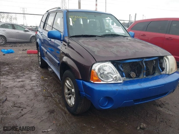 2004 Suzuki XL-7 LX with VIN JS3TX92V144102557, listed as a IAAI auction lot 41426848 with 149,686 mi miles. Bid and sale history available at carsss.com. Image 1.