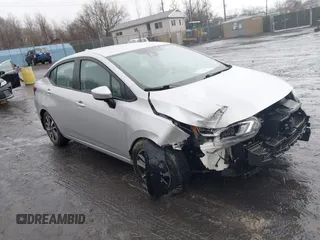 2022 Nissan Versa SV z VIN 3N1CN8EV4NL821472, wystawiony jako IAAI lot #41715989 z przebiegiem 42 079 mil mil oraz . Historia ofert i sprzedaży dostępna na DreamBid. Obrazek 1.