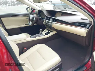 2016 Lexus ES 330 z VIN 58ABK1GG5GU024281, wystawiony jako IAAI lot #41913263 z przebiegiem 87 890 mil mil oraz . Historia ofert i sprzedaży dostępna na DreamBid. Obrazek 5.