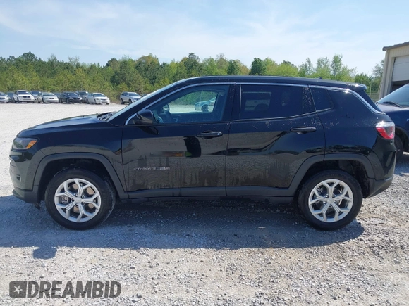 2024 Jeep Compass Sport with VIN 3C4NJDAN5RT146771, listed as a IAAI auction lot 42043137 with 15,640 mi miles. Bid and sale history available at carsss.com. Image 14.