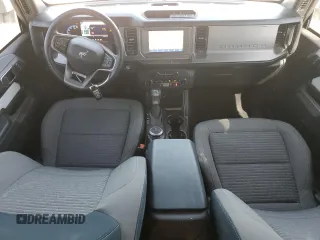 2022 Ford Bronco z VIN 1FMDE5AHXNLB15534, wystawiony jako Copart lot #55358795 z przebiegiem 45 730 mil mil oraz Szkoda całkowita • Salvage title. Historia ofert i sprzedaży dostępna na DreamBid. Obrazek 8.