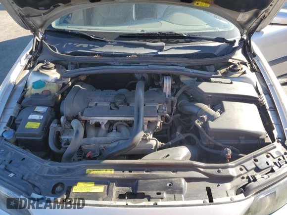 2004 Volvo V70 with VIN YV1SW59V142358585, listed as a Copart auction lot 88553485 with 215,670 mi miles and Salvage title. Bid and sale history available at DreamBid. Image 11.