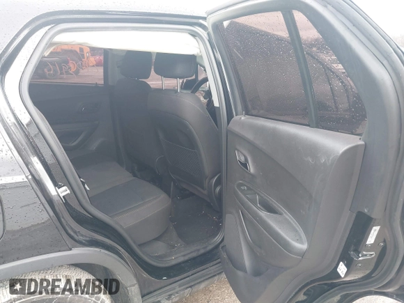 2018 Chevrolet Trax LS with VIN 3GNCJKSB5JL250074, listed as a IAAI auction lot 41727033 with 91,116 mi miles. Bid and sale history available at carsss.com. Image 8.