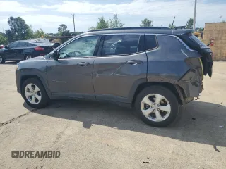 2020 Jeep Compass Latitude z VIN 3C4NJCBB2LT247031, wystawiony jako Copart lot #54294465 z przebiegiem 60 697 mil mil oraz Szkoda całkowita • Salvage title. Historia ofert i sprzedaży dostępna na DreamBid. Obrazek 2.
