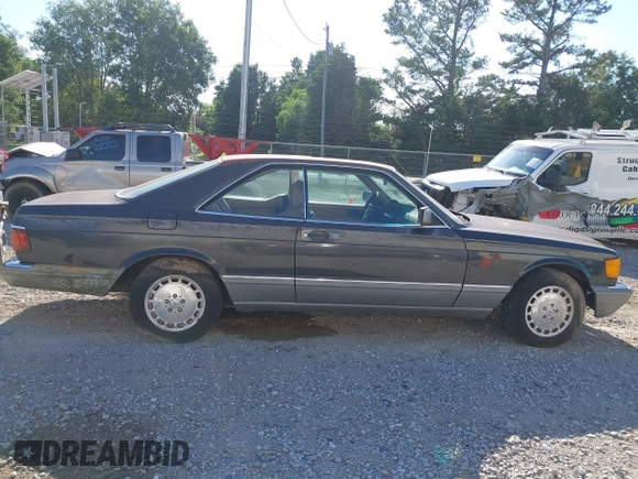 1986 Mercedes-Benz 560 z VIN WDBCA45D7GA200289, wystawiony jako IAAI lot #42313986 z przebiegiem 203 457 mil mil oraz . Historia ofert i sprzedaży dostępna na DreamBid. Obrazek 13.