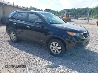 2013 Kia Sorento LX with VIN 5XYKTDA23DG389935, listed as a IAAI auction lot 42745517 with 120,633 mi miles and . Bid and sale history available at DreamBid. Image 1.