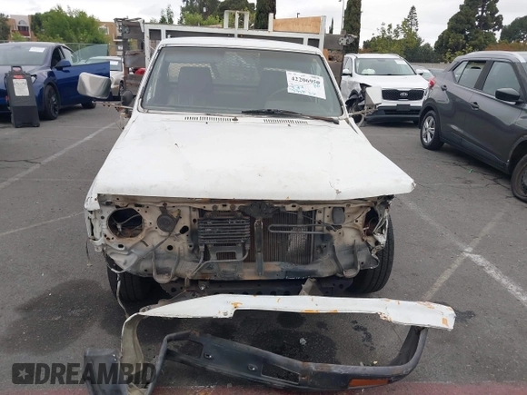 1988 Toyota Pickup с VIN JT5RN75U2J0020695, выставлен на аукционе IAAI как лот 42206950 с пробегом 75 326 миль миль и . История ставок и продаж доступна на DreamBid. Изображение 12.