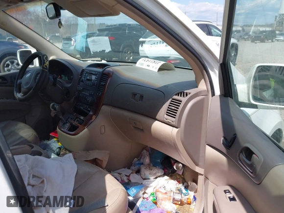 2006 Kia Sedona LX with VIN KNDMB233666102499, listed as a IAAI auction lot 41811574 with Not Provided miles. Bid and sale history available at carsss.com. Image 5.