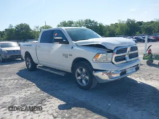 2019 Ram 1500 Big Horn z VIN 1C6RR7TTXKS724370, wystawiony jako IAAI lot #42325610 z przebiegiem 125 152 mil mil oraz . Historia ofert i sprzedaży dostępna na DreamBid. Obrazek 1.