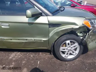 2010 Kia Soul ! with VIN KNDJT2A24A7148684, listed as a IAAI auction lot 41780462 with 95,834 mi miles. Bid and sale history available at carsss.com. Image 6.