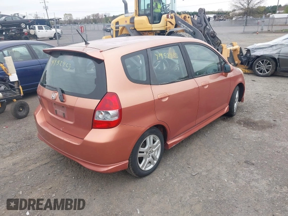 2007 Honda Fit Sport with VIN JHMGD38607S068566, listed as a IAAI auction lot 41952423 with 271,140 mi miles. Bid and sale history available at carsss.com. Image 4.