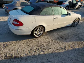 2009 Mercedes-Benz CLK-Class 3.5L with VIN WDBTK56G19T101390, listed as a Copart auction lot 78178774 with 0 mi miles and Salvage Title. Bid and sale history available at carsss.com. Image 3.