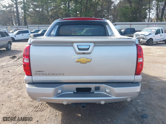 2013 Chevrolet Avalanche LS with VIN 3GNMCEE02DG207190, listed as a IAAI auction lot 41396345 with 223,378 mi miles. Bid and sale history available at carsss.com. Image 16.