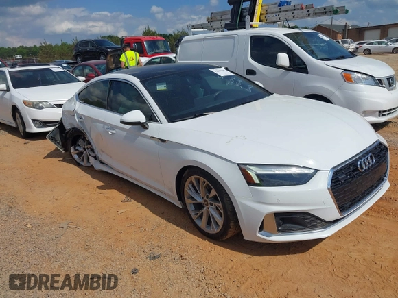 2023 Audi A5 Sportback Premium z VIN WAUABCF57PA020461, wystawiony jako IAAI lot #42230307 z przebiegiem 28 983 mil mil oraz . Historia ofert i sprzedaży dostępna na DreamBid. Obrazek 1.