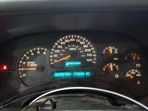 2004 Chevrolet Suburban LT with VIN 1GNEC16Z64J215186, listed as a Copart auction lot 70231654 with 176,686 mi miles and Salvage Title. Bid and sale history available at carsss.com. Image 9.