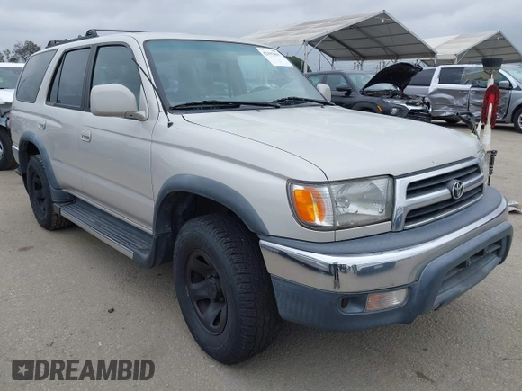 2000 Toyota 4Runner SR5 with VIN JT3GN86R1Y0139753, listed as a IAAI auction lot 42192055 with 178,459 mi miles and . Bid and sale history available at DreamBid. Image 1.