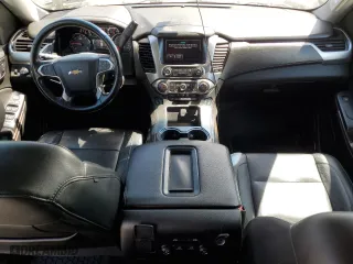 2019 Chevrolet Suburban LT with VIN 1GNSKHKC3KR117263, listed as a Copart auction lot 52772655 with 189,917 mi miles and Clean Title. Bid and sale history available at carsss.com. Image 8.
