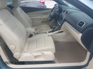 2013 Volkswagen Eos Komfort с VIN WVWBW8AH0DV001877, выставлен на аукционе IAAI как лот 42296540 с пробегом 111 994 миль миль и . История ставок и продаж доступна на DreamBid. Изображение 5.