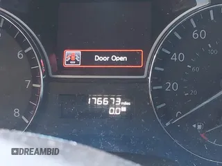 2015 Nissan Pathfinder SV z VIN 5N1AR2MN8FC678462, wystawiony jako IAAI lot #42531191 z przebiegiem 176 673 mil mil oraz . Historia ofert i sprzedaży dostępna na DreamBid. Obrazek 15.