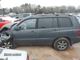 2005 Toyota Highlander z VIN JTEEP21A850101634, wystawiony jako IAAI lot #41301179 z przebiegiem 266 938 mil mil oraz . Historia ofert i sprzedaży dostępna na DreamBid. Obrazek 13.