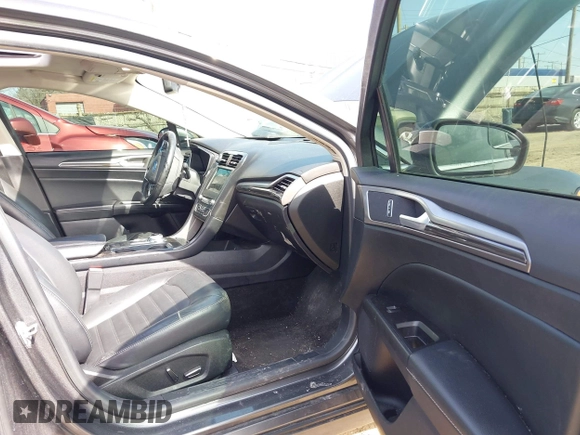 2018 Ford Fusion SE with VIN 3FA6P0HD5JR210985, listed as a IAAI auction lot 41776984 with 83,415 mi miles. Bid and sale history available at carsss.com. Image 5.