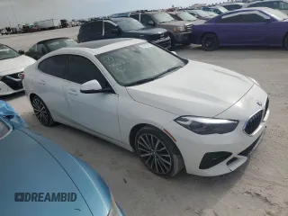 2021 BMW 2 Series 228i xDrive z VIN WBA73AK08M7G68943, wystawiony jako Copart lot #52012645 z przebiegiem 82 395 mil mil oraz Nie do naprawy • Non repairable. Historia ofert i sprzedaży dostępna na DreamBid. Obrazek 4.