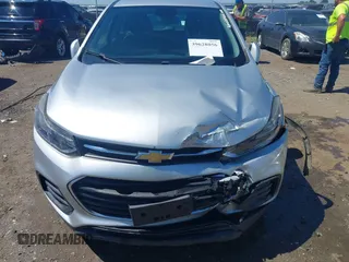 2017 Chevrolet Trax LS with VIN 3GNCJKSB3HL214328, listed as a IAAI auction lot 39628056 with 179,087 mi miles. Bid and sale history available at carsss.com. Image 6.