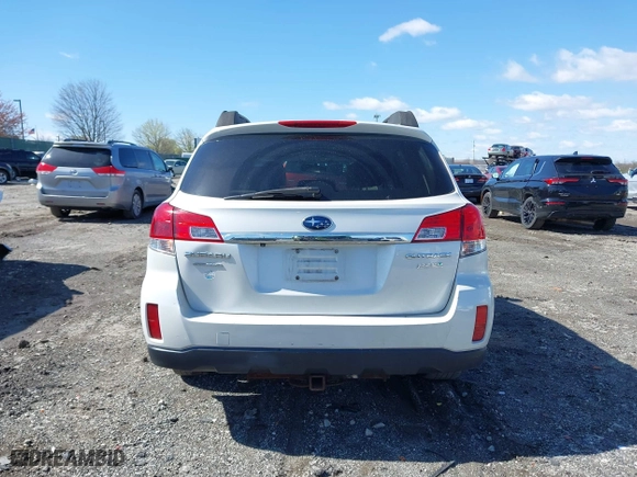 2011 Subaru Outback 2.5i Prem AWP/Pwr Moon with VIN 4S4BRBGC6B3420580, listed as a IAAI auction lot 41988017 with 172,934 mi miles. Bid and sale history available at carsss.com. Image 15.