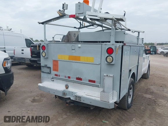 2008 Ford F-350 с VIN 1FDSF30568EC32777, выставлен на аукционе IAAI как лот 42782716 с пробегом 90 685 миль миль и . История ставок и продаж доступна на DreamBid. Изображение 4.