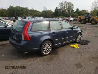 2011 Volvo V50 с VIN YV1672MW6B2607845, выставлен на аукционе Copart как лот 73304014 с пробегом Не указан миль и Списание • Salvage title. История ставок и продаж доступна на DreamBid. Изображение 3.