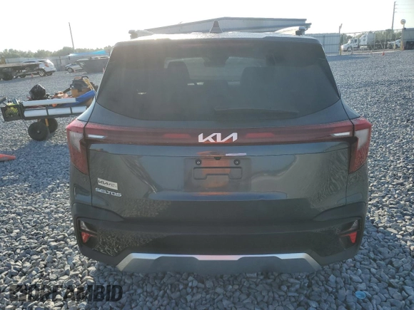 2024 Kia Seltos S z VIN KNDEU2AA8R7666864, wystawiony jako Copart lot #55073855 z przebiegiem 28 866 mil mil oraz Szkoda całkowita • Salvage title. Historia ofert i sprzedaży dostępna na DreamBid. Obrazek 6.