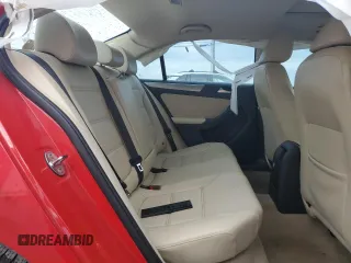 2015 Volkswagen Jetta SE z VIN 3VWD17AJ8FM321737, wystawiony jako Copart lot #54677305 z przebiegiem 172 918 mil mil oraz Czysty tytuł • Clean title. Historia ofert i sprzedaży dostępna na DreamBid. Obrazek 10.