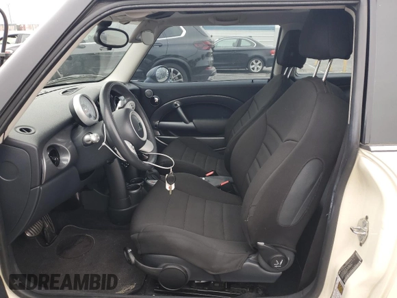 2006 MINI Hardtop S z VIN WMWRE33566TJ34940, wystawiony jako Copart lot #54348295 z przebiegiem 67 435 mil mil oraz Szkoda całkowita • Salvage title. Historia ofert i sprzedaży dostępna na DreamBid. Obrazek 7.