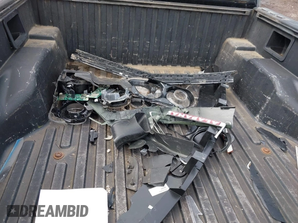 2005 Toyota Tacoma PreRunner с VIN 3TMJU62N15M004003, выставлен на аукционе IAAI как лот 42358836 с пробегом 310 440 миль миль и . История ставок и продаж доступна на DreamBid. Изображение 12.