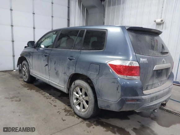 2012 Toyota Highlander with VIN 5TDBK3EH9CS119511, listed as a IAAI auction lot 41581563 with 131,970 mi miles. Bid and sale history available at carsss.com. Image 3.