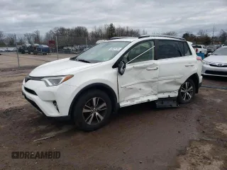 2018 Toyota RAV4 XLE z VIN JTMRFREVXJJ722554, wystawiony jako Copart lot #55285574 z przebiegiem 148 794 mil mil oraz Szkoda całkowita • Salvage title. Historia ofert i sprzedaży dostępna na DreamBid. Obrazek 1.