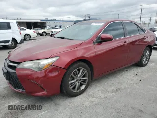 2015 Toyota Camry XLE z VIN 4T1BF1FK3FU976230, wystawiony jako Copart lot #53859045 z przebiegiem 130 904 mil mil oraz Szkoda całkowita • Salvage title. Historia ofert i sprzedaży dostępna na DreamBid. Obrazek 1.