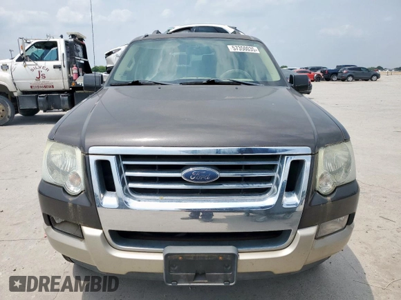 2006 Ford Explorer Eddie Bauer z VIN 1FMEU64EX6UB16337, wystawiony jako Copart lot #57350035 z przebiegiem 111 736 mil mil oraz Czysty tytuł • Clean title. Historia ofert i sprzedaży dostępna na DreamBid. Obrazek 5.