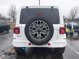 2024 Jeep Wrangler High Altitude z VIN 1C4RJXU6XRW209302, wystawiony jako IAAI lot #41116289 z przebiegiem 2 862 mil mil oraz . Historia ofert i sprzedaży dostępna na DreamBid. Obrazek 16.
