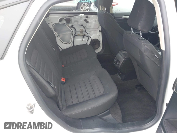 2020 Ford Fusion SE with VIN 3FA6P0LU2LR266943, listed as a IAAI auction lot 42160987 with 61,435 mi miles and . Bid and sale history available at DreamBid. Image 8.