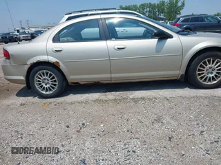 2006 Chrysler Sebring Touring z VIN 1C3EL56R86N114571, wystawiony jako IAAI lot #42470436 z przebiegiem 173 454 mil mil oraz . Historia ofert i sprzedaży dostępna na DreamBid. Obrazek 12.