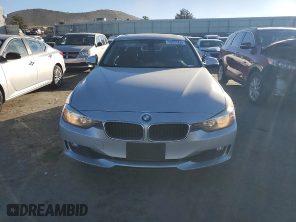 2012 BMW 3 Series 328i с VIN WBA3A5C54CF340846, выставлен на аукционе Copart как лот 83855424 с пробегом 111 421 миль миль и Списание • Salvage title. История ставок и продаж доступна на DreamBid. Изображение 5.