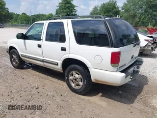 2001 Chevrolet Blazer LT z VIN 1GNDT13W712201180, wystawiony jako IAAI lot #42451872 z przebiegiem 88 433 mil mil oraz . Historia ofert i sprzedaży dostępna na DreamBid. Obrazek 3.