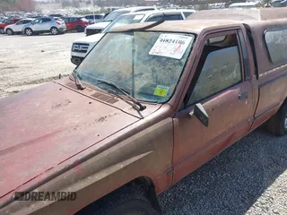 1985 Toyota Pickup с VIN JT4RN55R8F0075812, выставлен на аукционе IAAI как лот 41824106 с пробегом 163 794 миль миль и . История ставок и продаж доступна на DreamBid. Изображение 6.